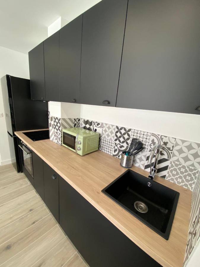 Ajaccio Magnifique T2 37M2 Centre Ville Vue Mer Au Bord De La Plage Neuf 4 Couchages Balcon Parking Prive Ferme Clim Wifi Dış mekan fotoğraf
