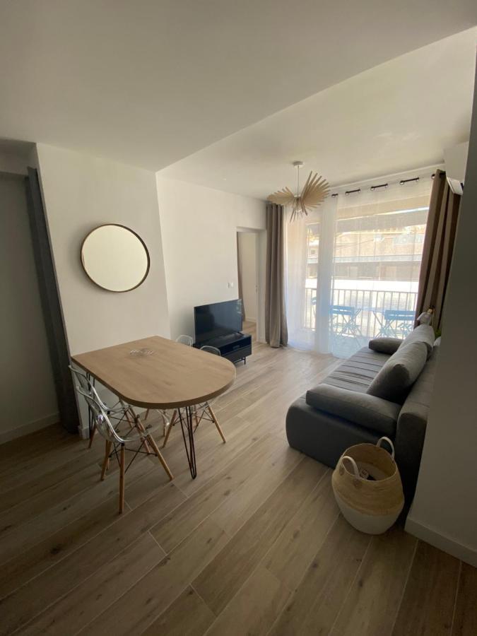 Ajaccio Magnifique T2 37M2 Centre Ville Vue Mer Au Bord De La Plage Neuf 4 Couchages Balcon Parking Prive Ferme Clim Wifi Dış mekan fotoğraf