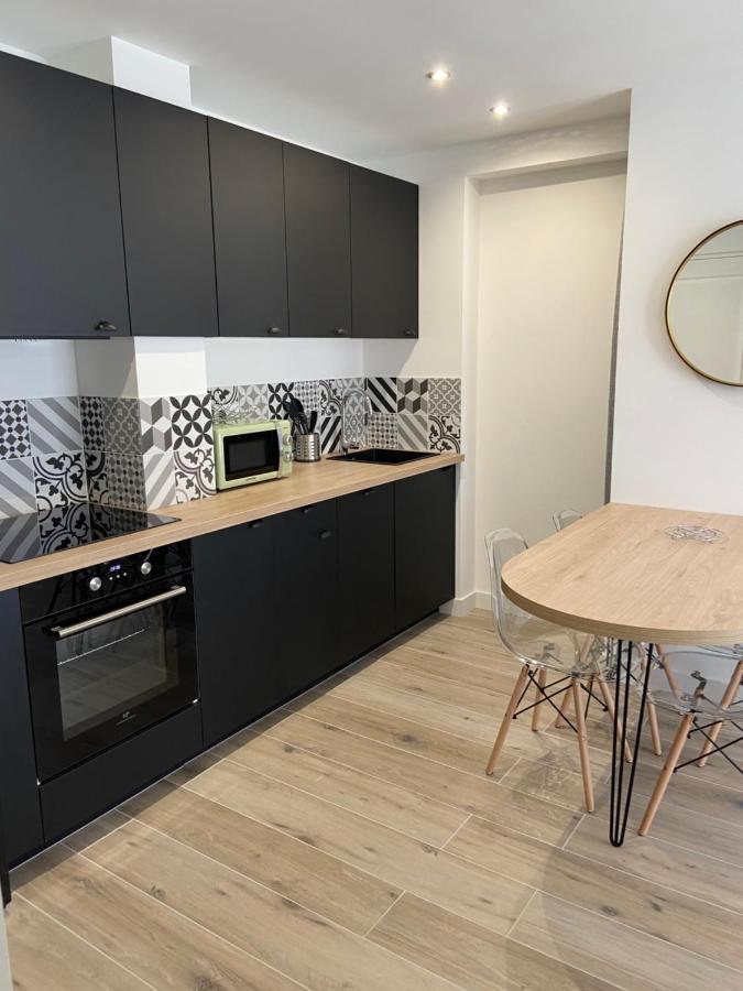 Ajaccio Magnifique T2 37M2 Centre Ville Vue Mer Au Bord De La Plage Neuf 4 Couchages Balcon Parking Prive Ferme Clim Wifi Dış mekan fotoğraf