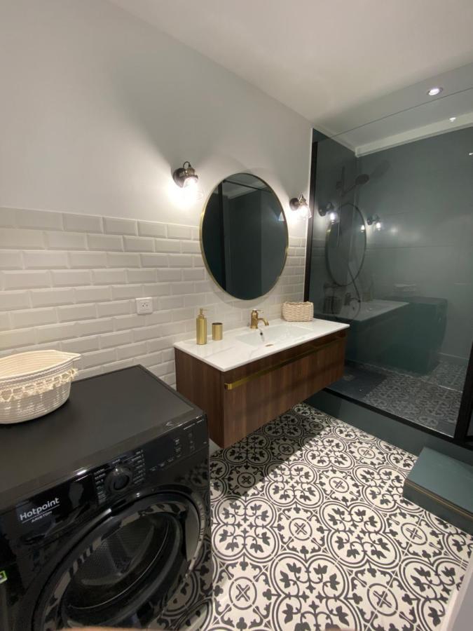 Ajaccio Magnifique T2 37M2 Centre Ville Vue Mer Au Bord De La Plage Neuf 4 Couchages Balcon Parking Prive Ferme Clim Wifi Dış mekan fotoğraf