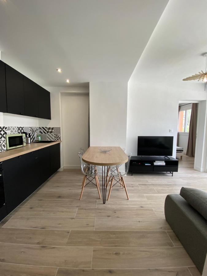Ajaccio Magnifique T2 37M2 Centre Ville Vue Mer Au Bord De La Plage Neuf 4 Couchages Balcon Parking Prive Ferme Clim Wifi Dış mekan fotoğraf