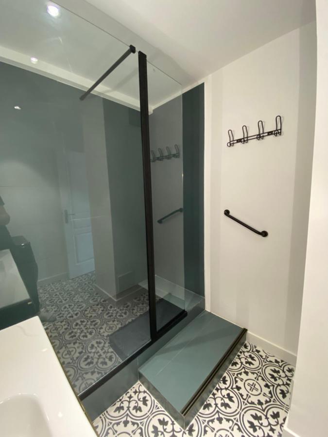 Ajaccio Magnifique T2 37M2 Centre Ville Vue Mer Au Bord De La Plage Neuf 4 Couchages Balcon Parking Prive Ferme Clim Wifi Dış mekan fotoğraf