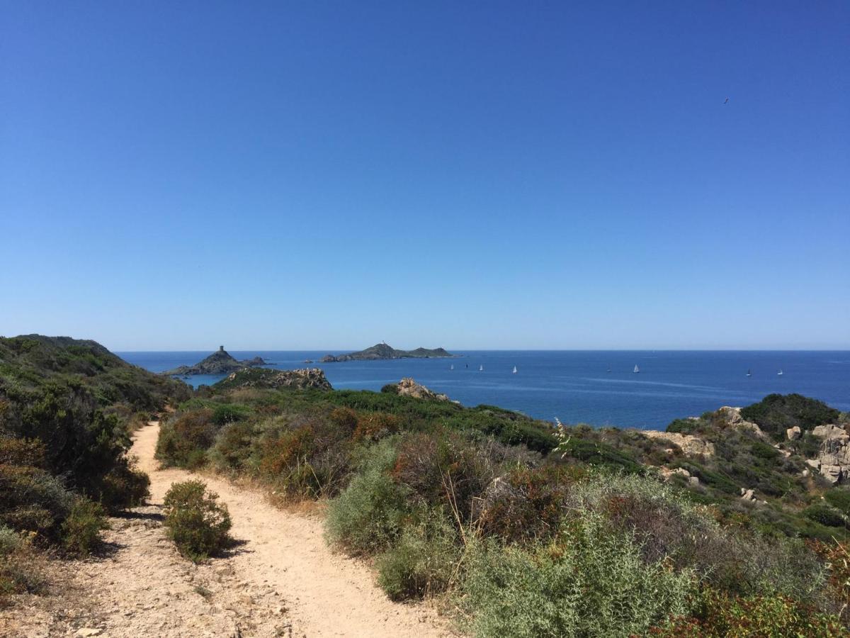 Ajaccio Magnifique T2 37M2 Centre Ville Vue Mer Au Bord De La Plage Neuf 4 Couchages Balcon Parking Prive Ferme Clim Wifi Dış mekan fotoğraf